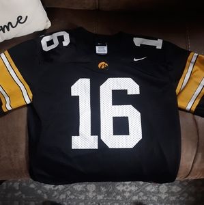 Iowa Hawkeyes jersey.